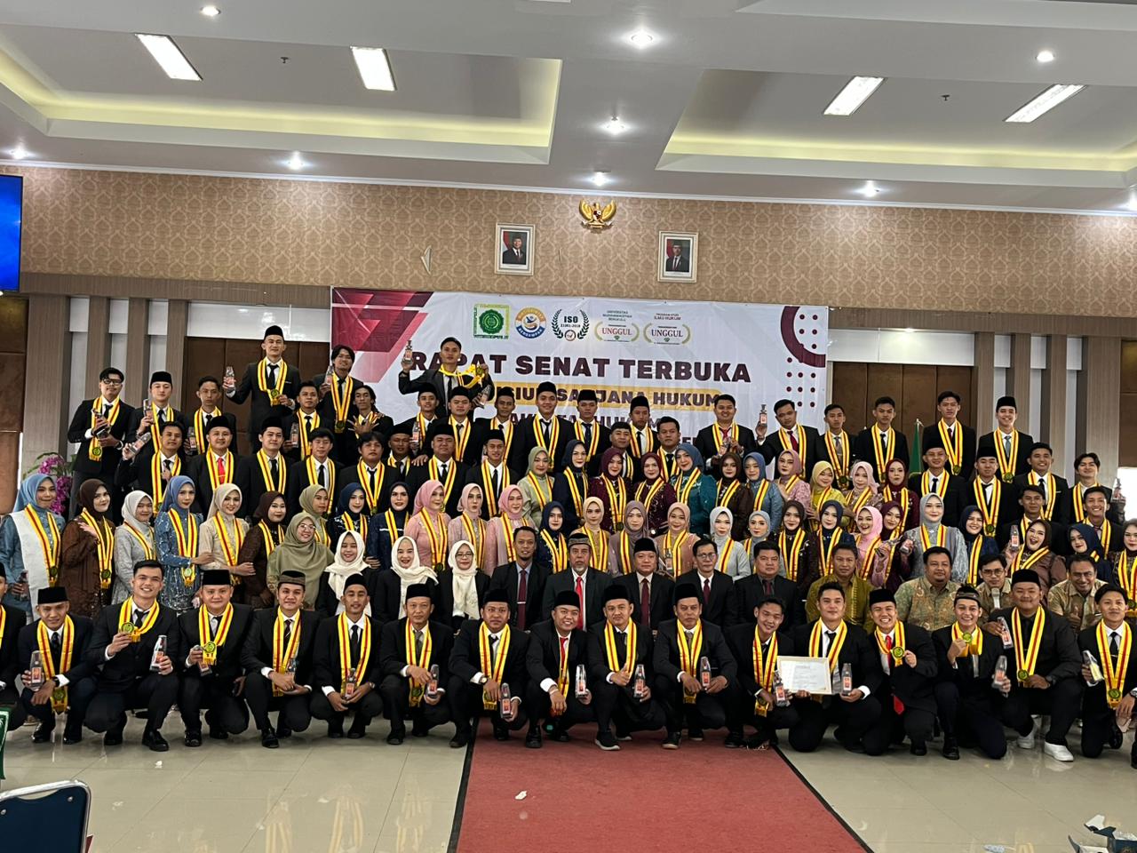 RAPAT SENAT TERBUKA YUDISIUM SARJANA HUKUM PERIODE OKTOBER 2025 PROGRAM STUDI ILMU HUKUM FAKULTAS HUKUM UNIVERSITAS MUHAMMADIYAH BENGKULU